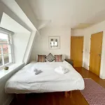 Apartment Bright 1 Double Bed Near Cabot Circus
