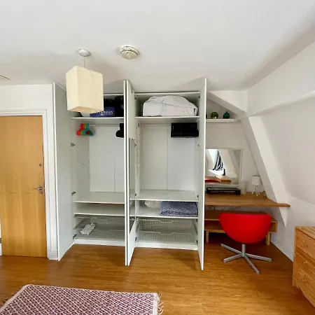 Apartment Bright 1 Double Bed Near Cabot Circus