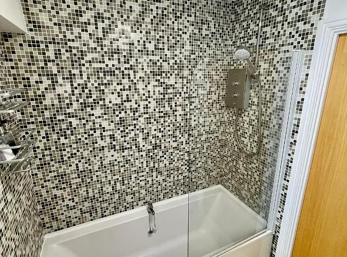 Bright 1 Bed Flat Near Cabot Circus Apartamento Bristol