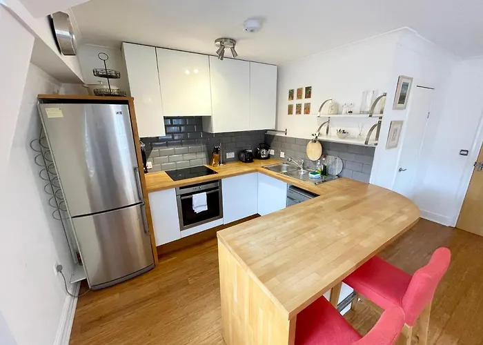 Apartmán Bright 1 Bed Flat Near Cabot Circus