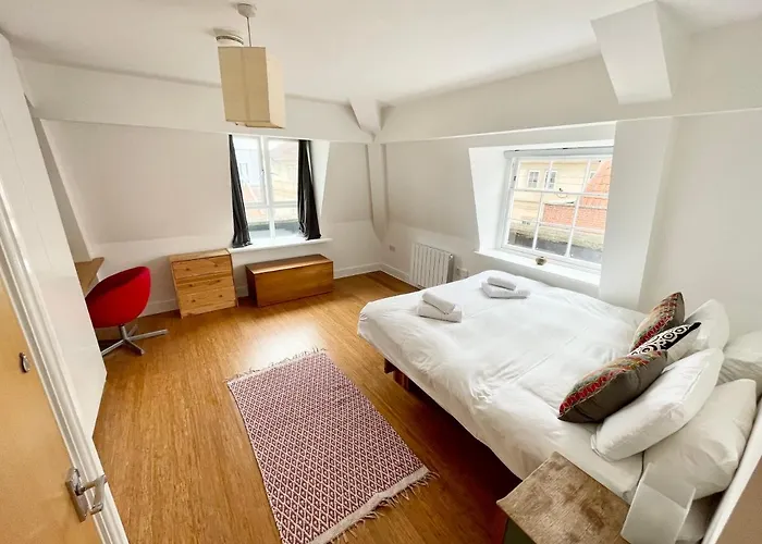 Bright 1 Bed Flat Near Cabot Circus * Bristol