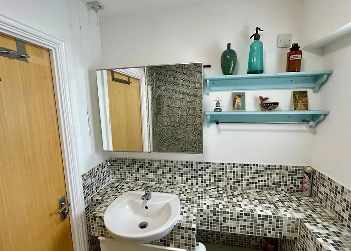 Bright 1 Bed Flat Near Cabot Circus Apartmán *