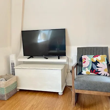 Bright 1 Bed Flat Near Cabot Circus * Bristol